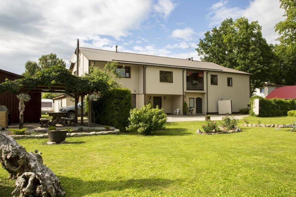 Vahe Guest House Poltsamaa Exteriér fotografie